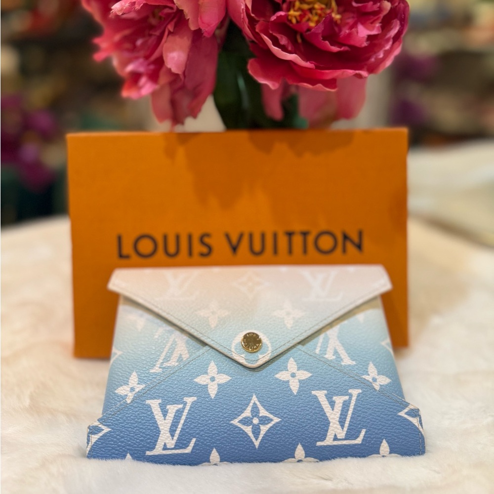 Louis Vuitton Kirigami Medium Pochete
